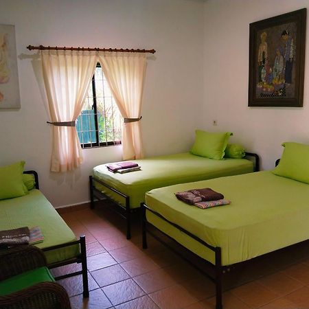 Готель Mb Camp Singkil Gosongtelaga Екстер'єр фото