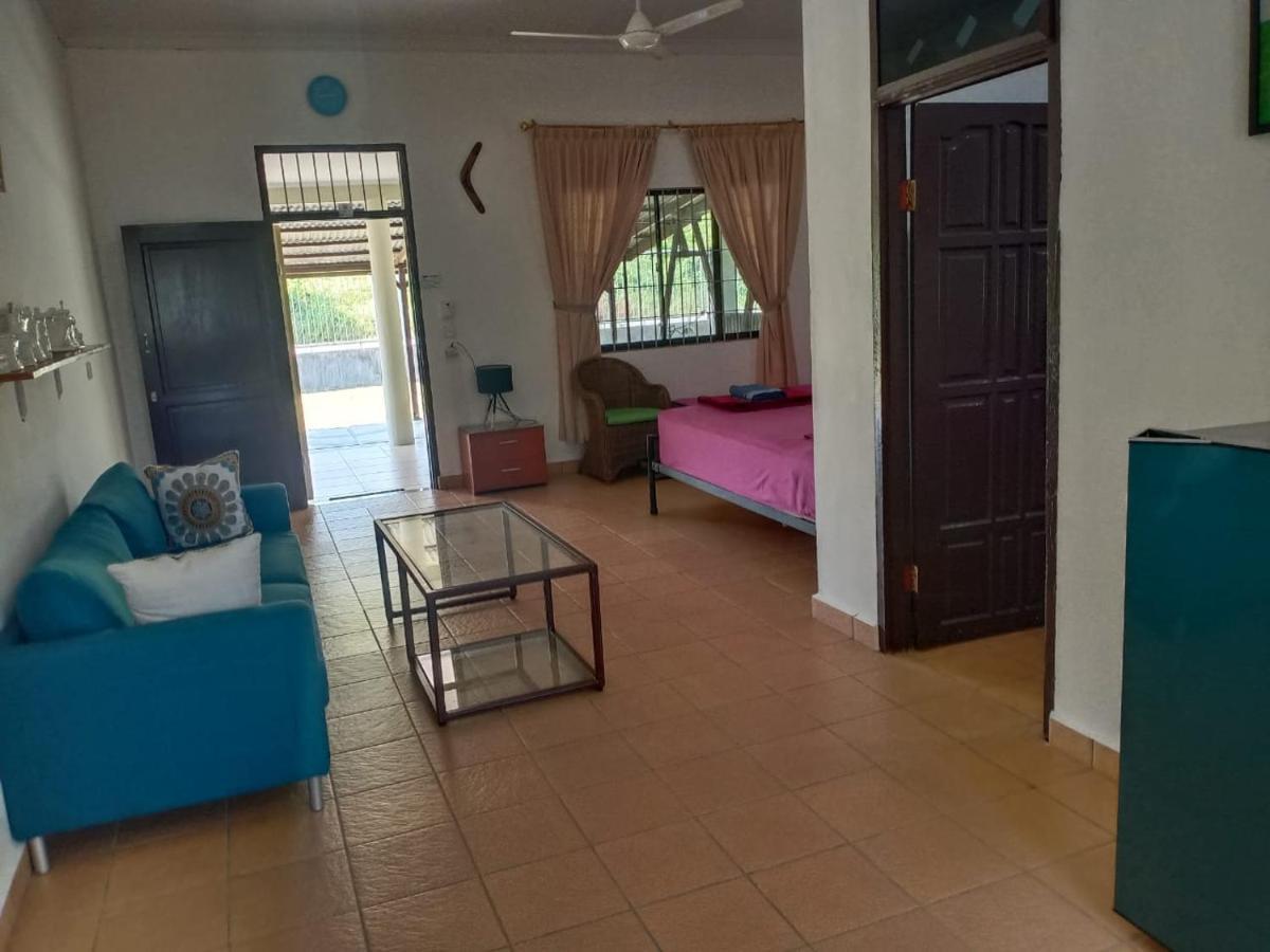 Готель Mb Camp Singkil Gosongtelaga Екстер'єр фото